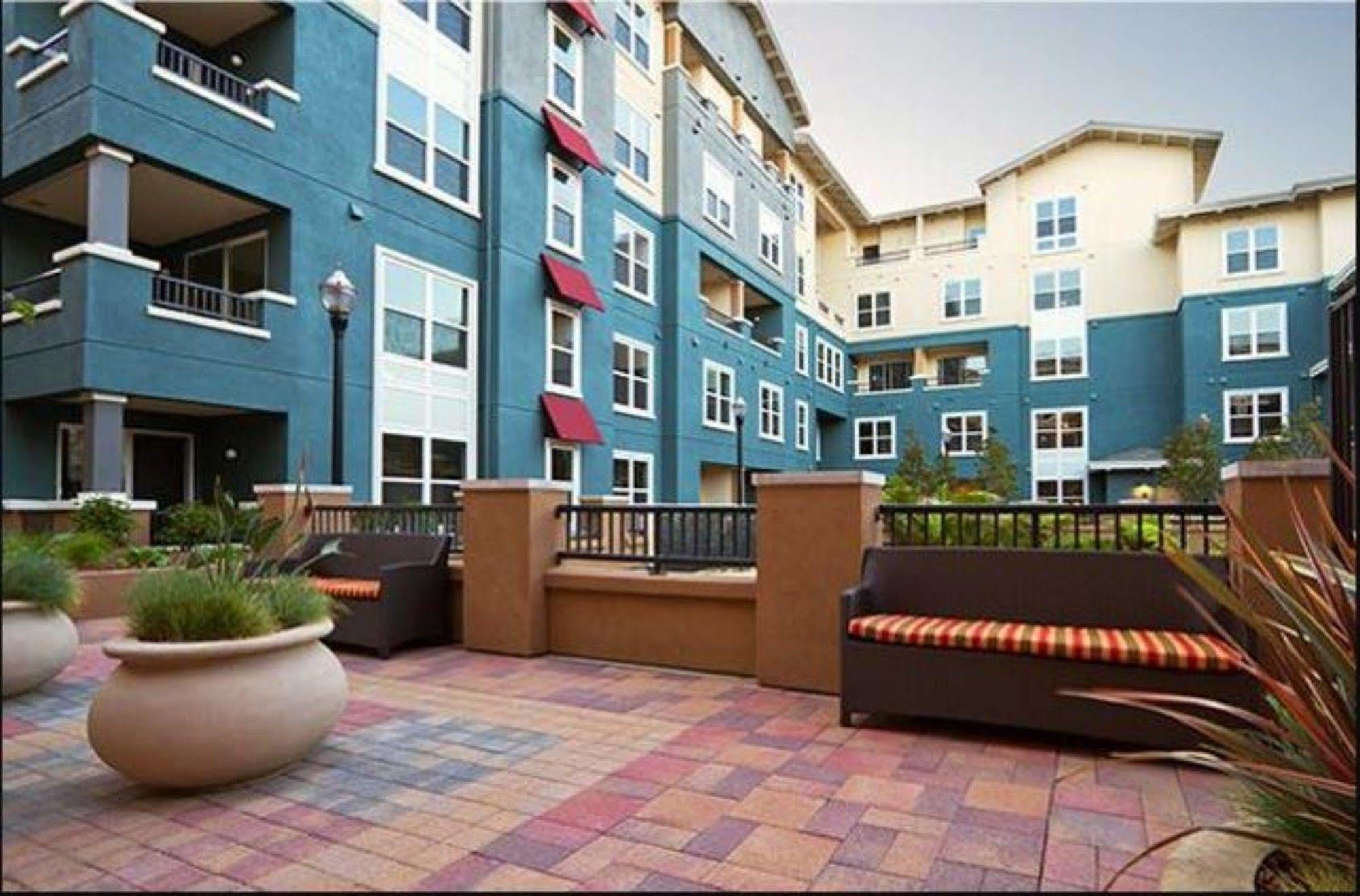 Global Luxury Suites At Commodore Drive San Bruno Exterior photo